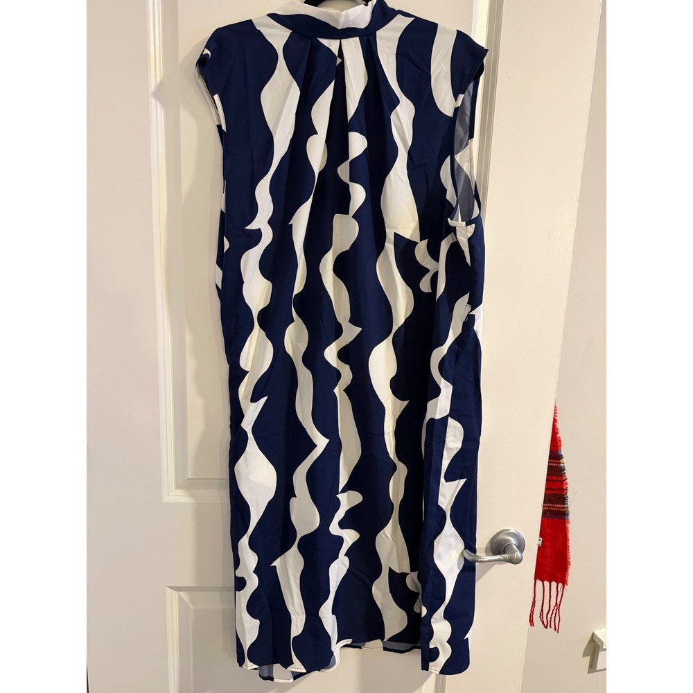 SHEIN Curve 4XL Navy Blue White Abstract Wave Tie Neck Sleeveless Shift Dress - Picture 3 of 7